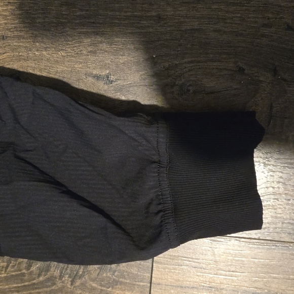 Lululemon Black Joggers Size 2 - Picture 5 of 5